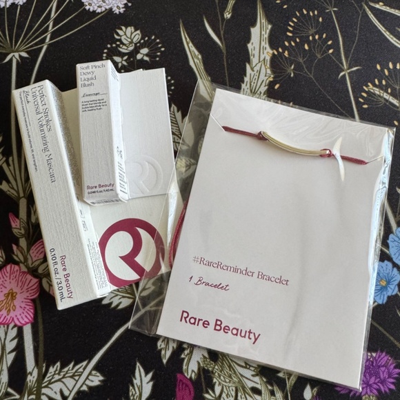 Rare Beauty Kit: Bracelet, Blush and Mascara - Picture 2 of 5